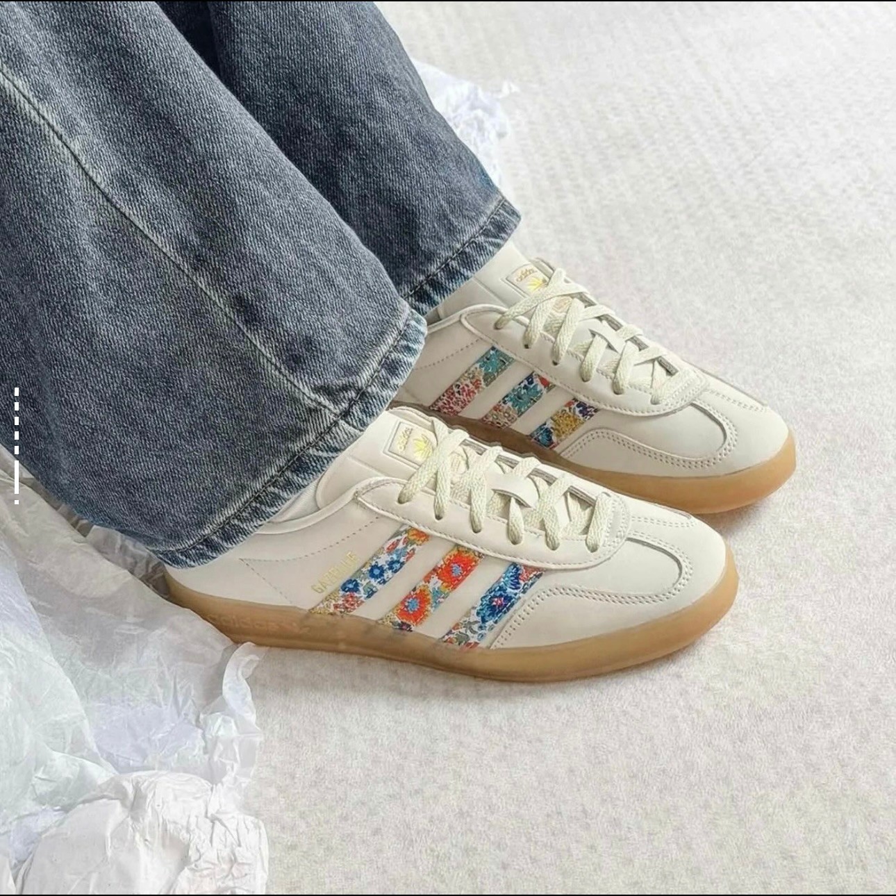 Liberty London x adidas Gazelle Indoor Floral Embroidery Off White JH7370 Women