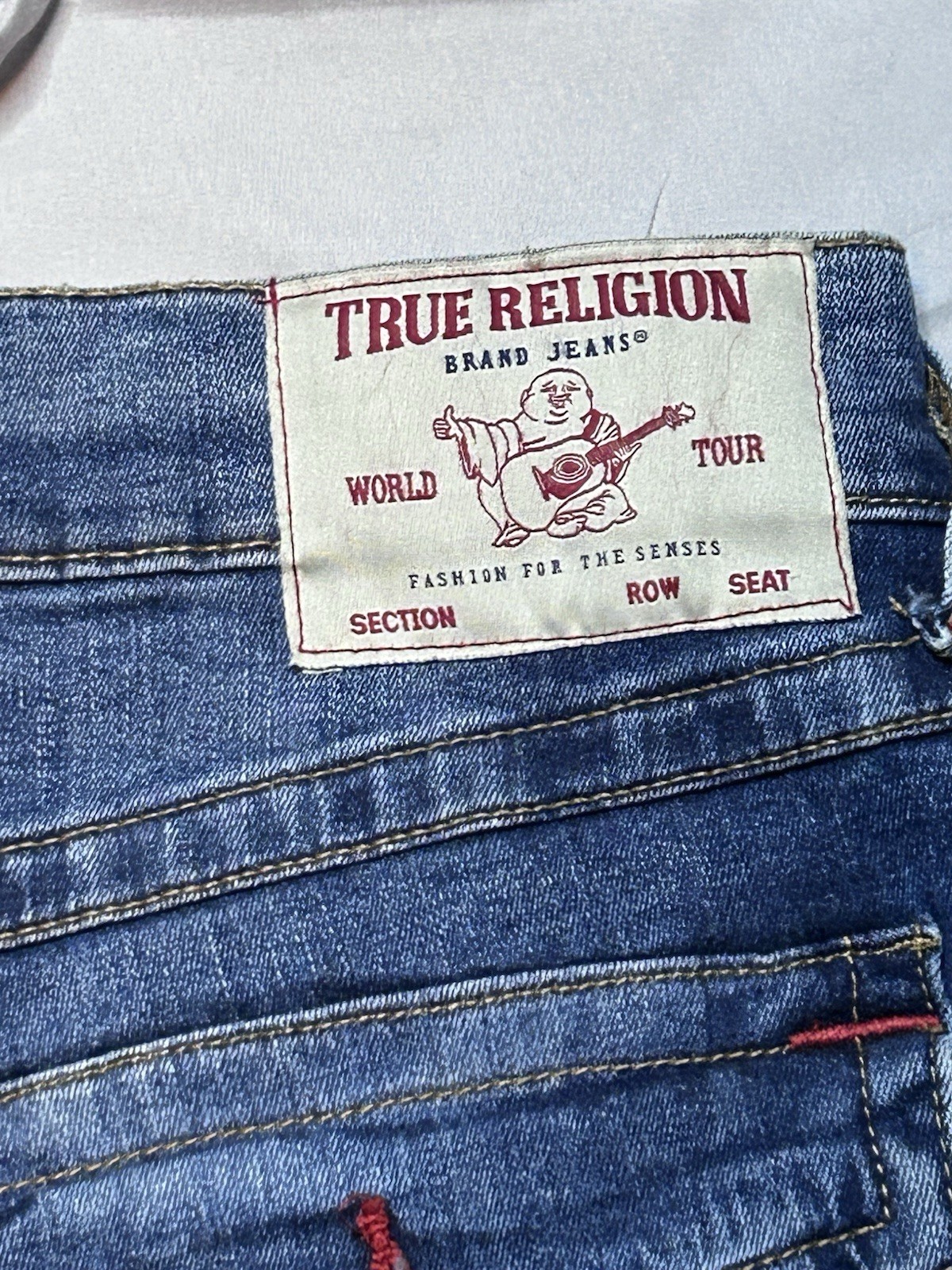 True Religion Men’s Blue Medium Wash Denim Jeans Relaxed Straight 5-Pocket