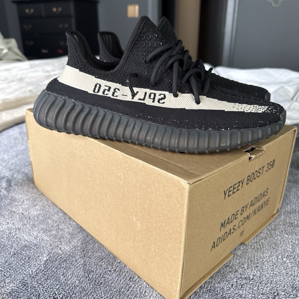 adidas Yeezy Boost 350 V2