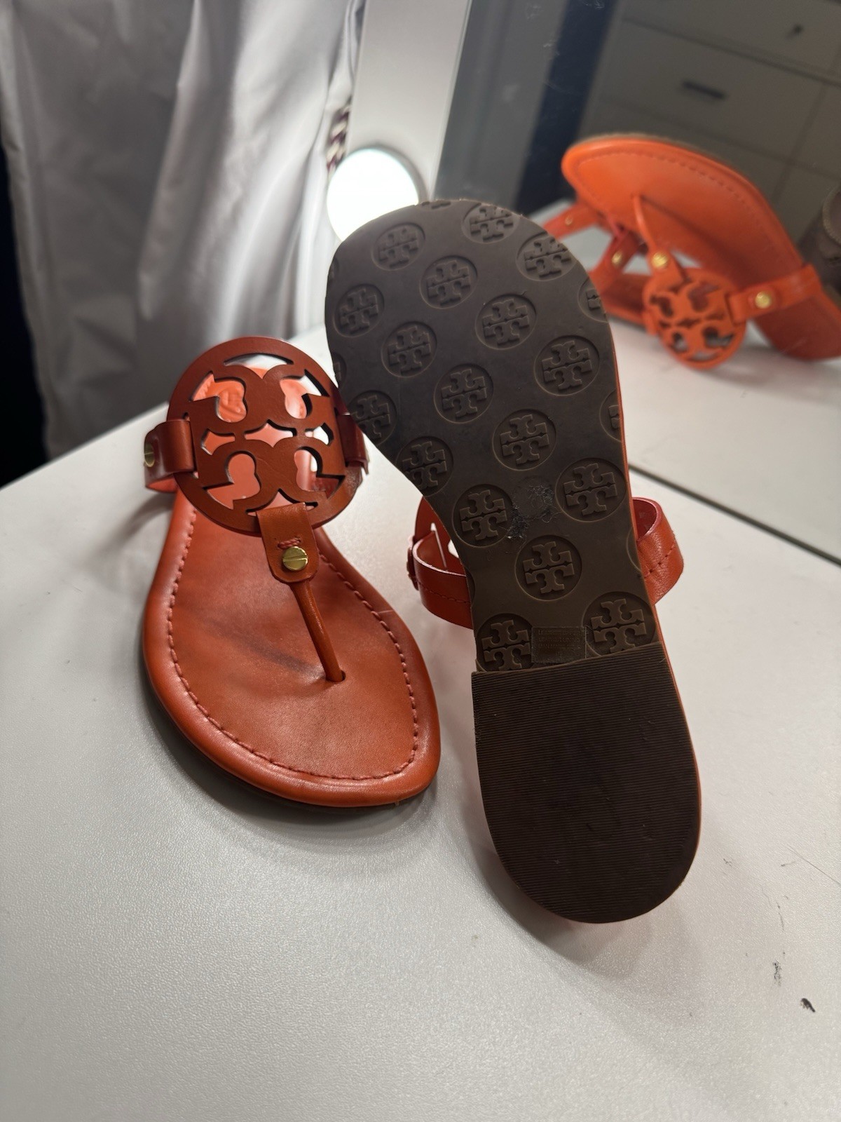Tory Burch Orange Leather Thong Sandals Logo Strap Buckle Women’s US 6.5