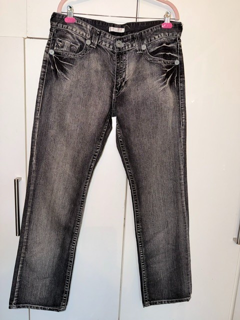 True Religion Limited Edition, size 36/32, black