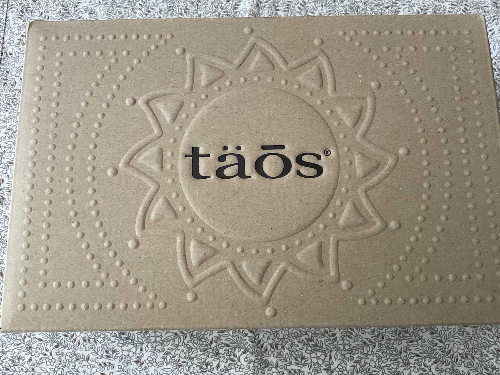 Taos Women’s Leather Strappy Studded Sandals Hook & Loop Natural 8 Wide