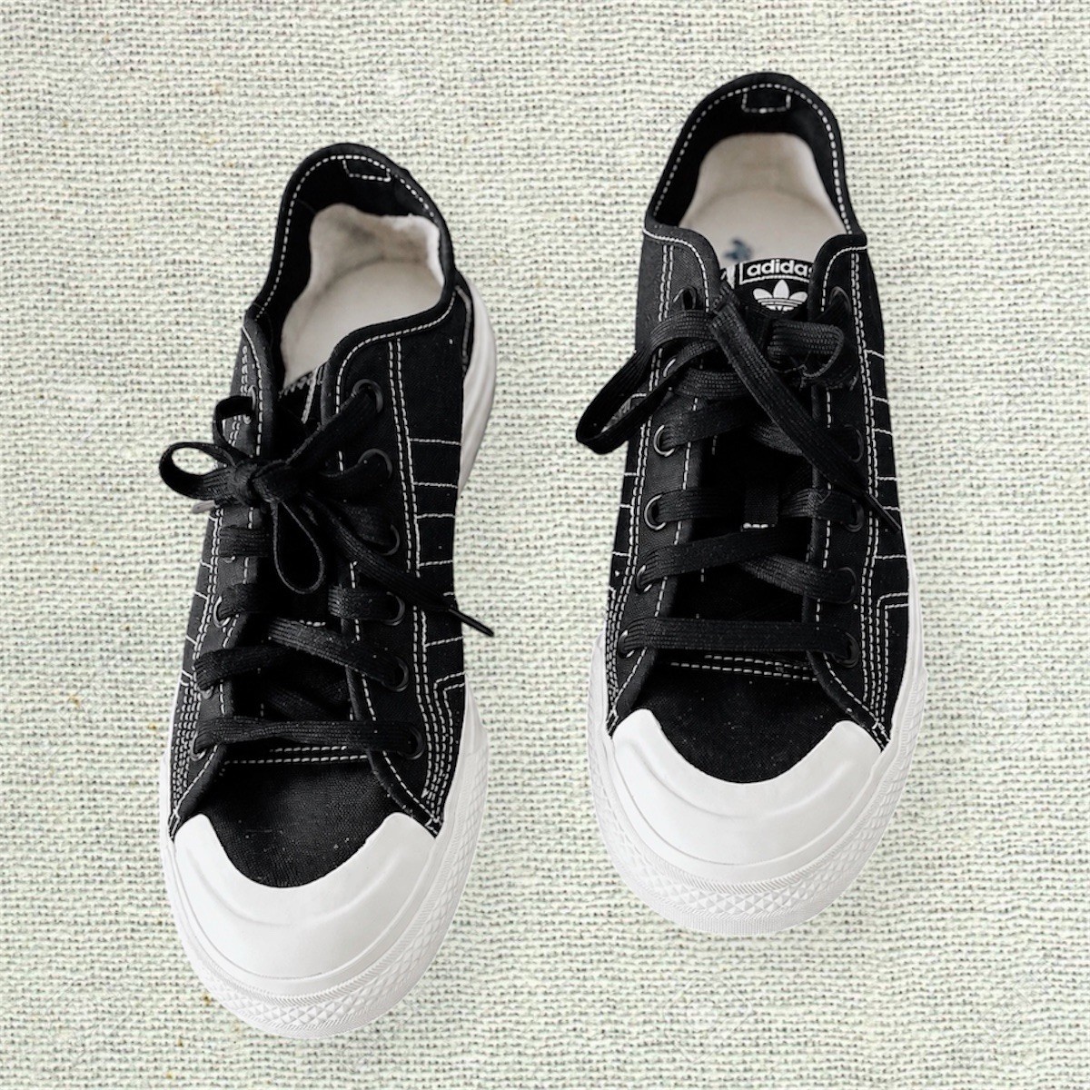 Adidas Nizza Black/White Low Top Lace-Up Sneakers Rubber Outsole Solid