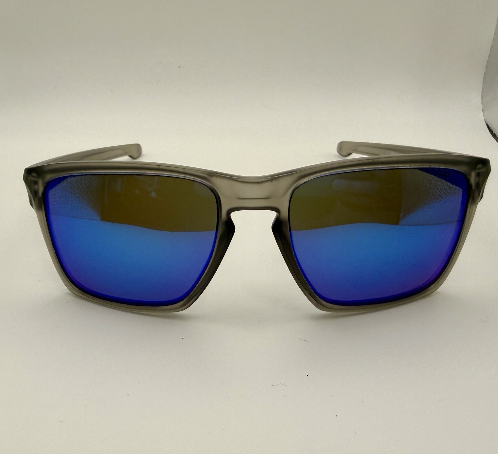 Oakley Sliver XL OO9341-5718 Polarized Sapphire Iridium Matte Grey Ink w/ Box