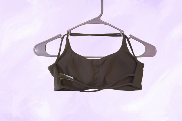 Bundle of 5 of xs’s sports bras in burgundy, gray and blue. Sporty exercise work