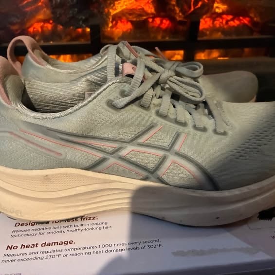 ASICS Womens Gel-Kayano 32 Size 8
