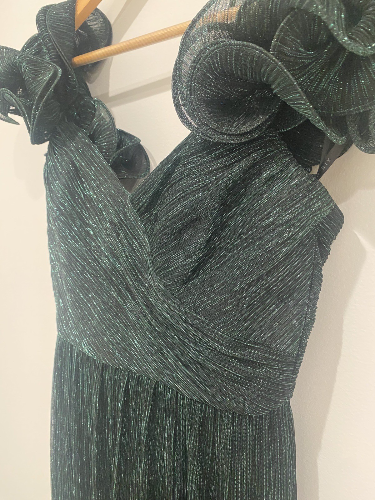 After Six Ruffle Off The Shoulder Metallic Formal Gown Dress Size XS Green $279