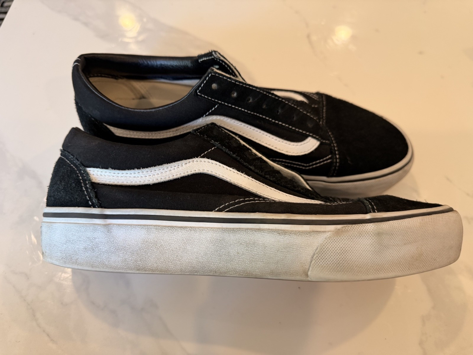 VANS Old Skool Black/ White Skate Shoes Suede/ Canvas, Men’s 10.5
