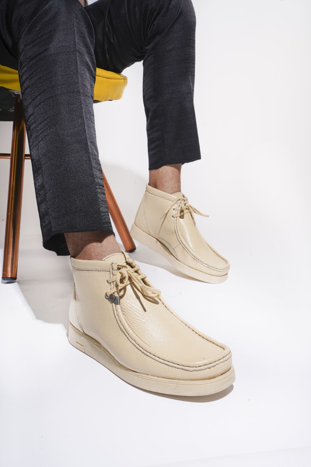 HAMARA JOE Mens Genuine Leather Moc toe Lace up Chukka Casual Boot