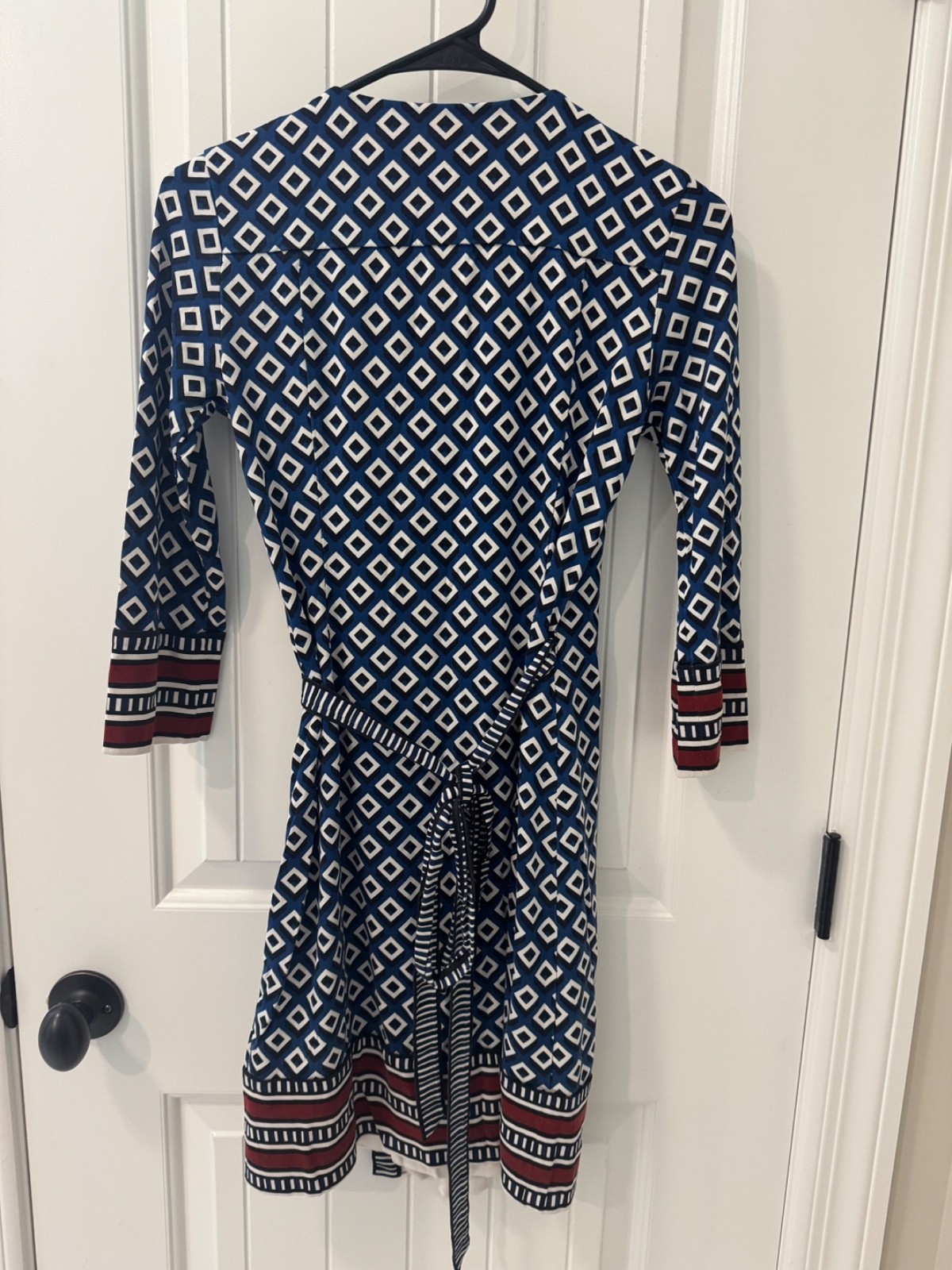 Diane von furstenberg wrap dress, size 2, 100% silk