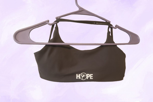 Bundle of 5 of xs’s sports bras in burgundy, gray and blue. Sporty exercise work