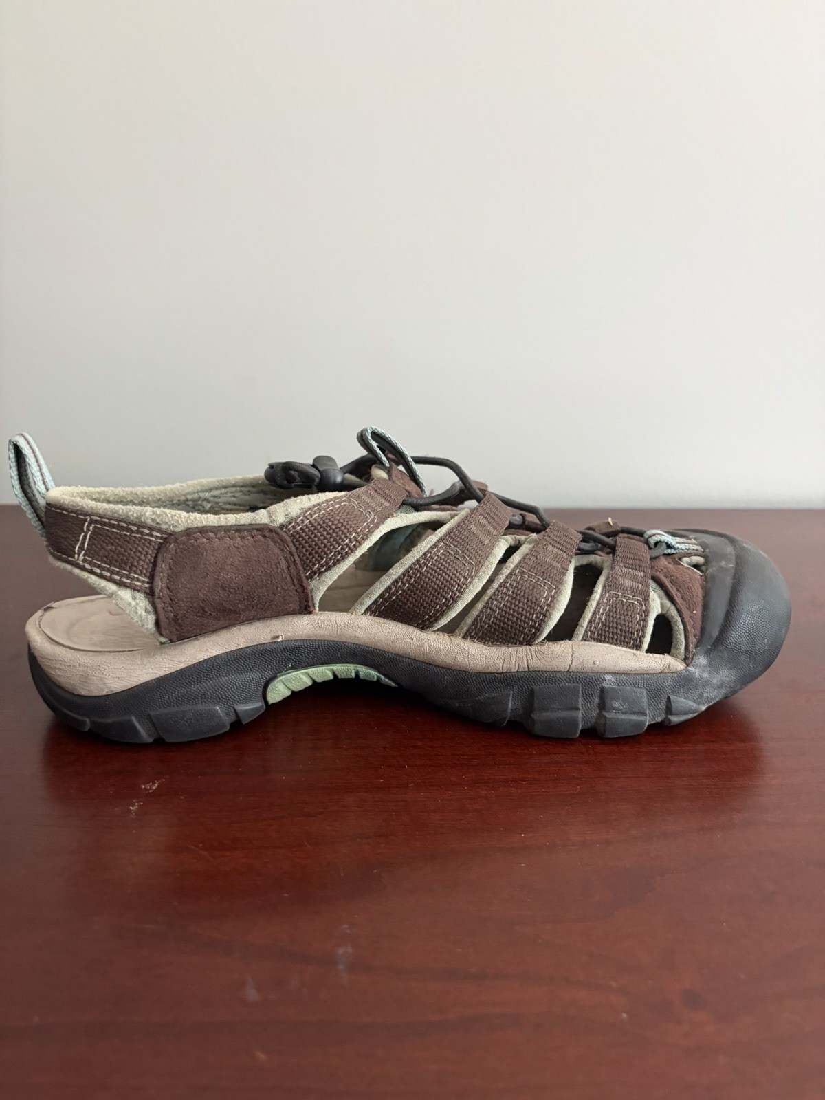 KEEN Women’s 8.5 Brown/Black Leather Closed-Toe Sport Sandals Lace Up Rubber