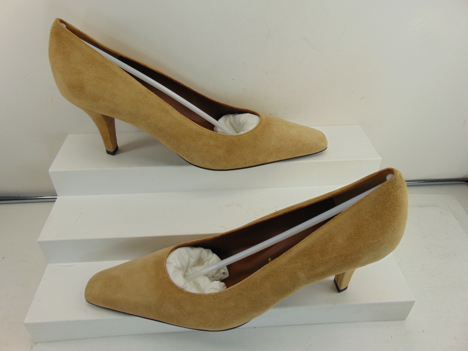 BRUNO MAGLI (NEW) (MADE IN ITALY) Beige/Tan Suede Leather Pump EURO 39 M $595.00