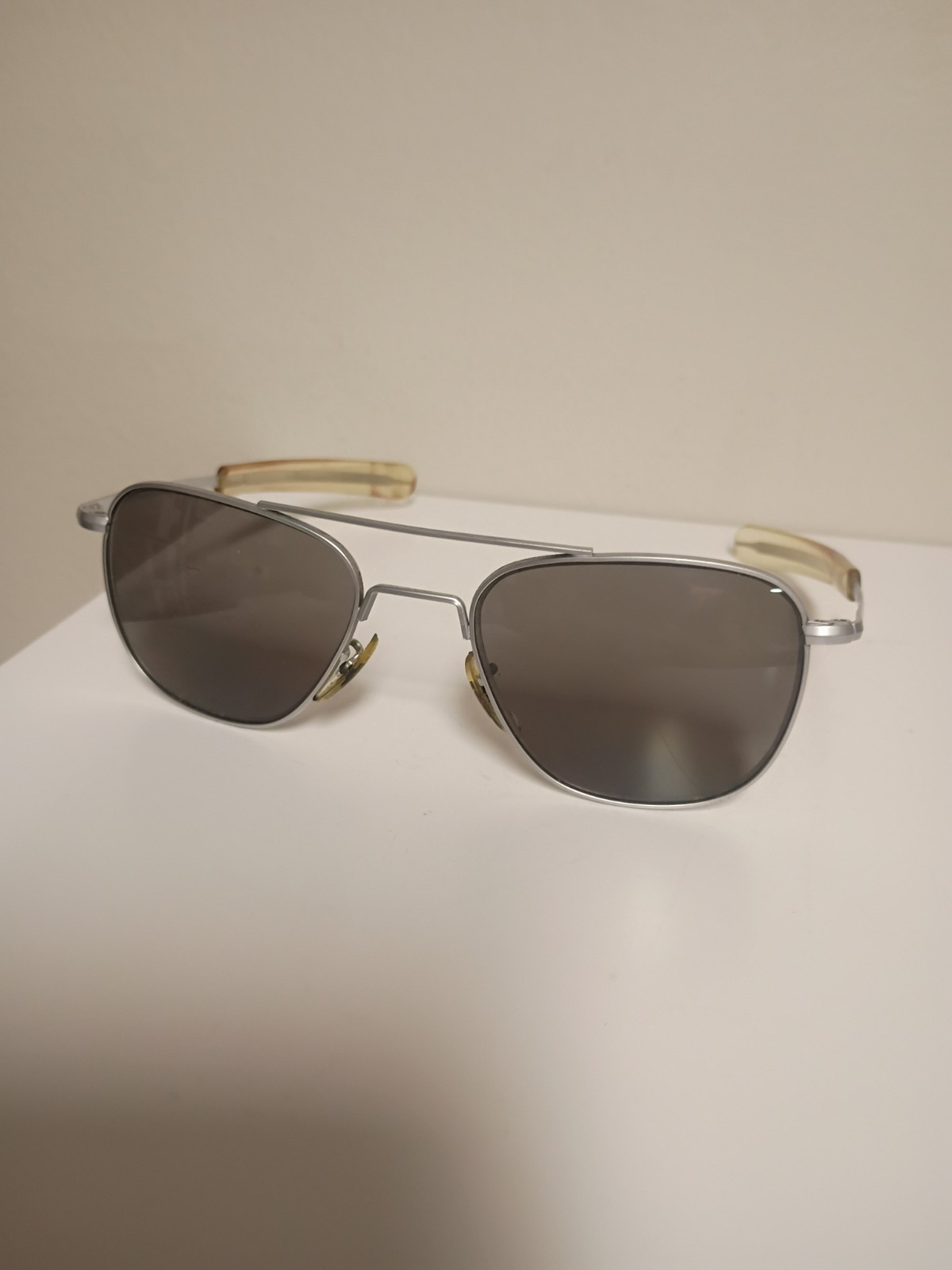 VINTAGE 70s AMERICAN OPTICAL AO 5 1/2 AVIATOR SUNGLASSES 52-20 SILVER USA MADE