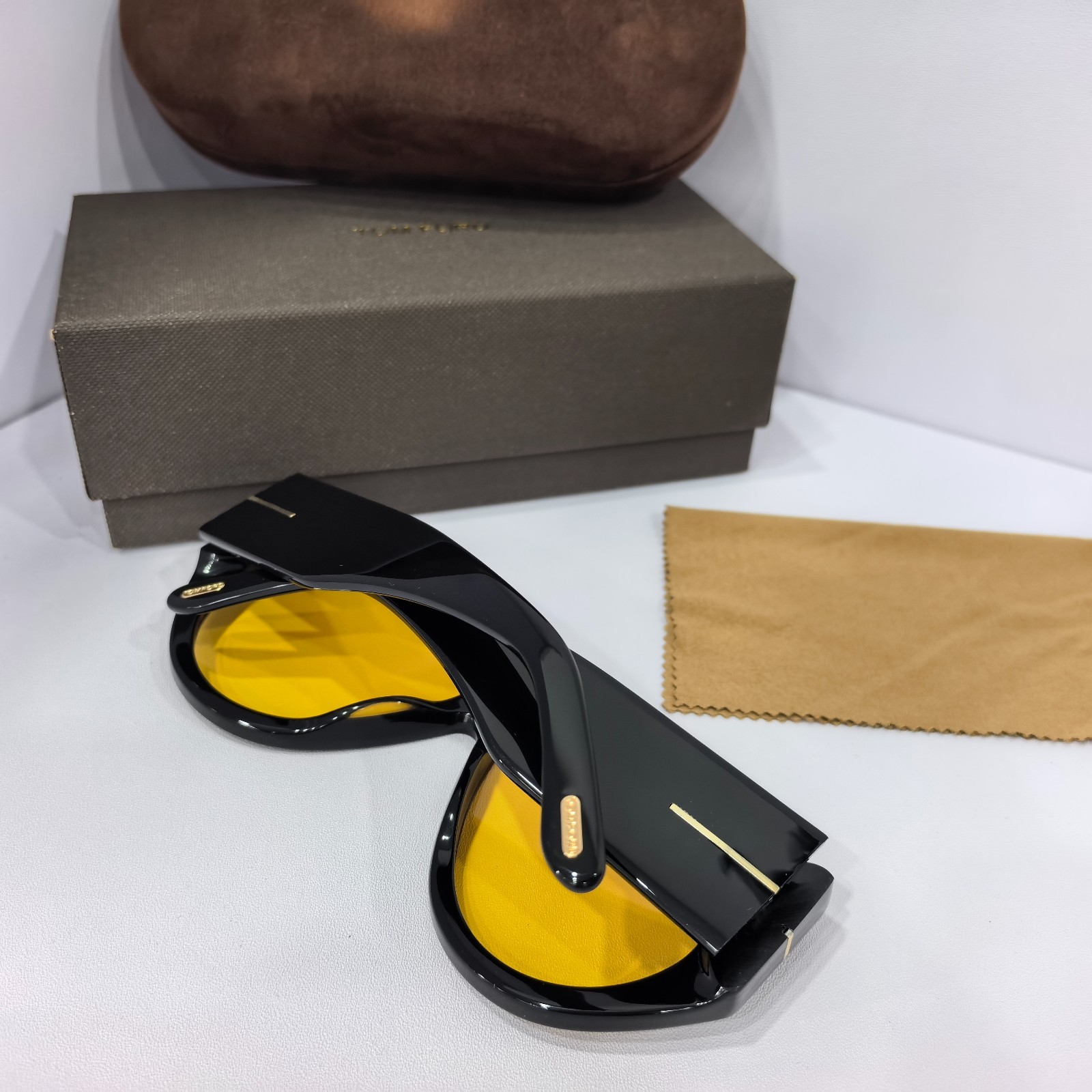 Tom Ford BRONSON 56E large black frame with yellow lens sunglasses FT1044