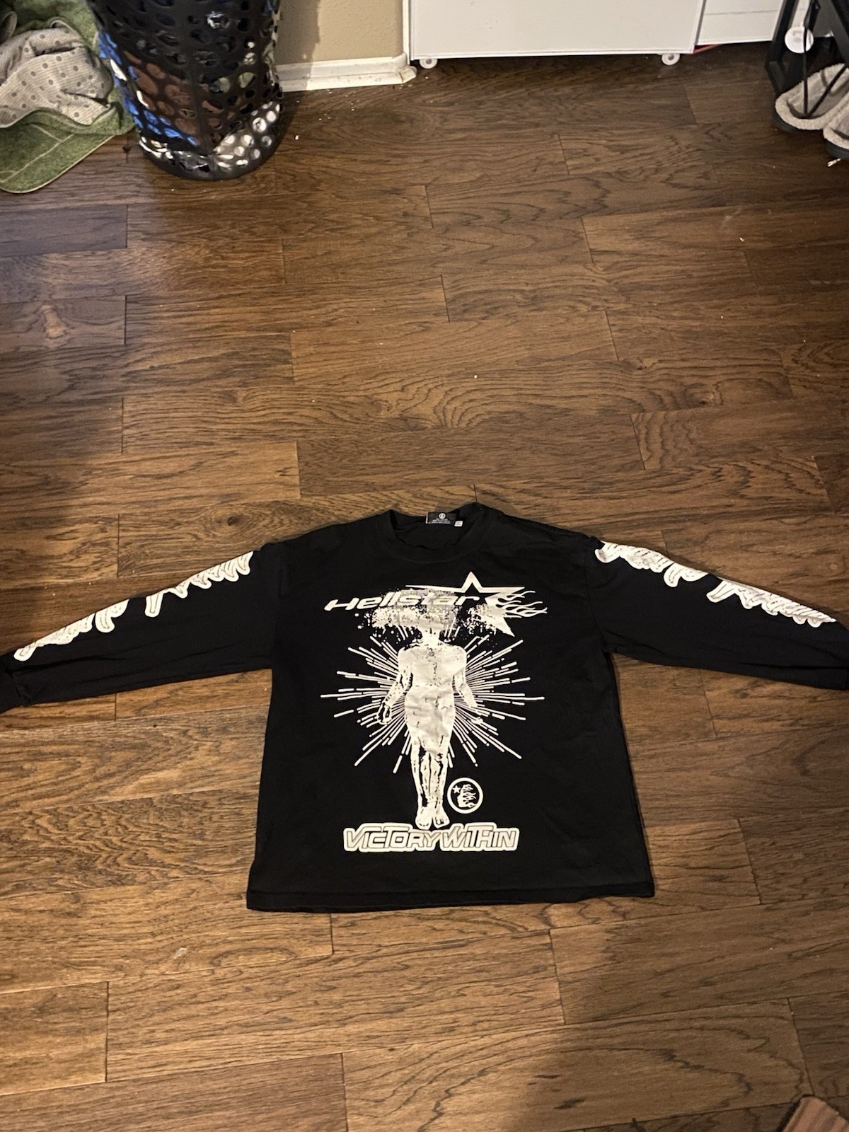 Hellstar Long Sleeve Men’s Graphic Print T-Shirt Victory Within Black M
