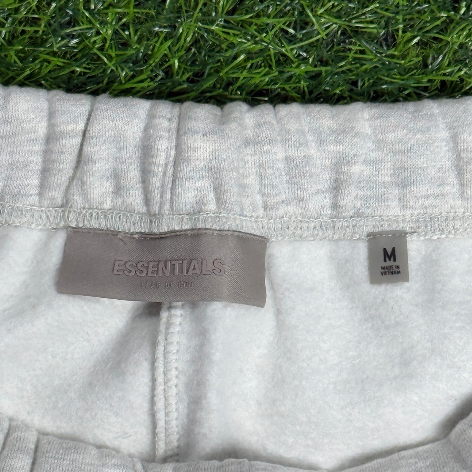 Fear of God Essentials Shorts SS22 Light Oatmeal – 100% Authentic (XS-XL)
