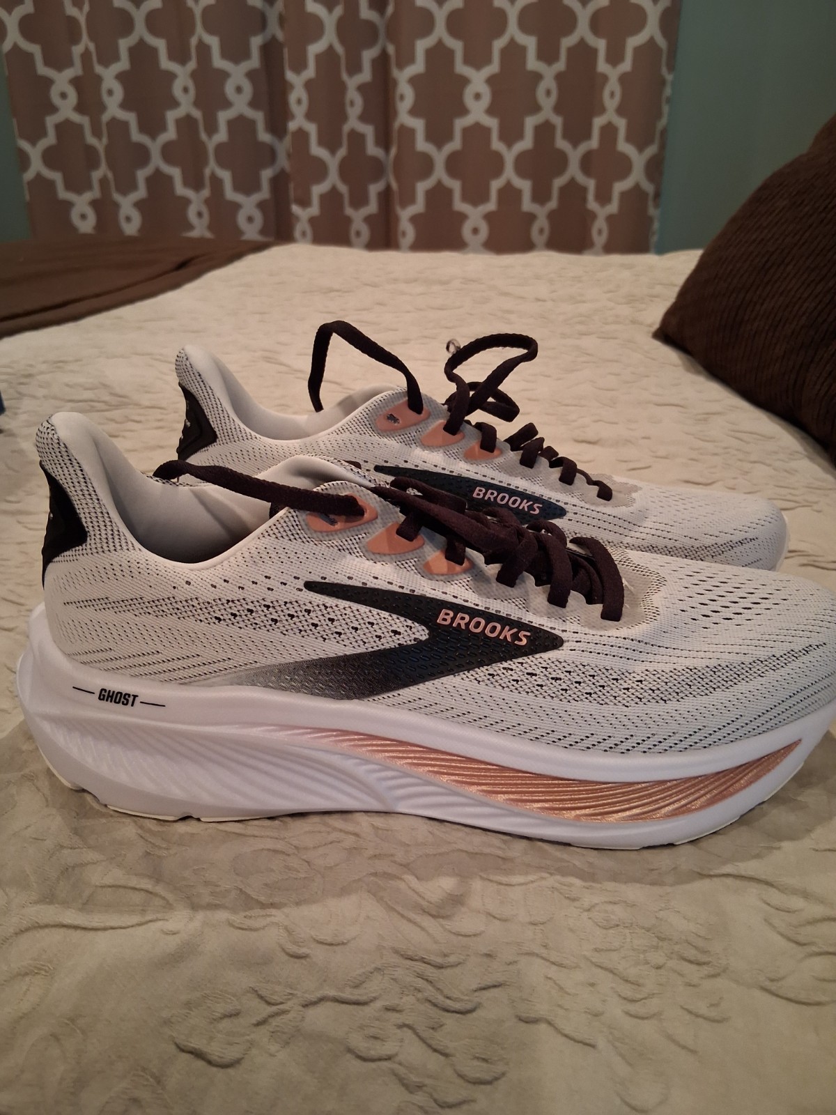 Brooks Ghost 17 Womens US Size 8 Shoes