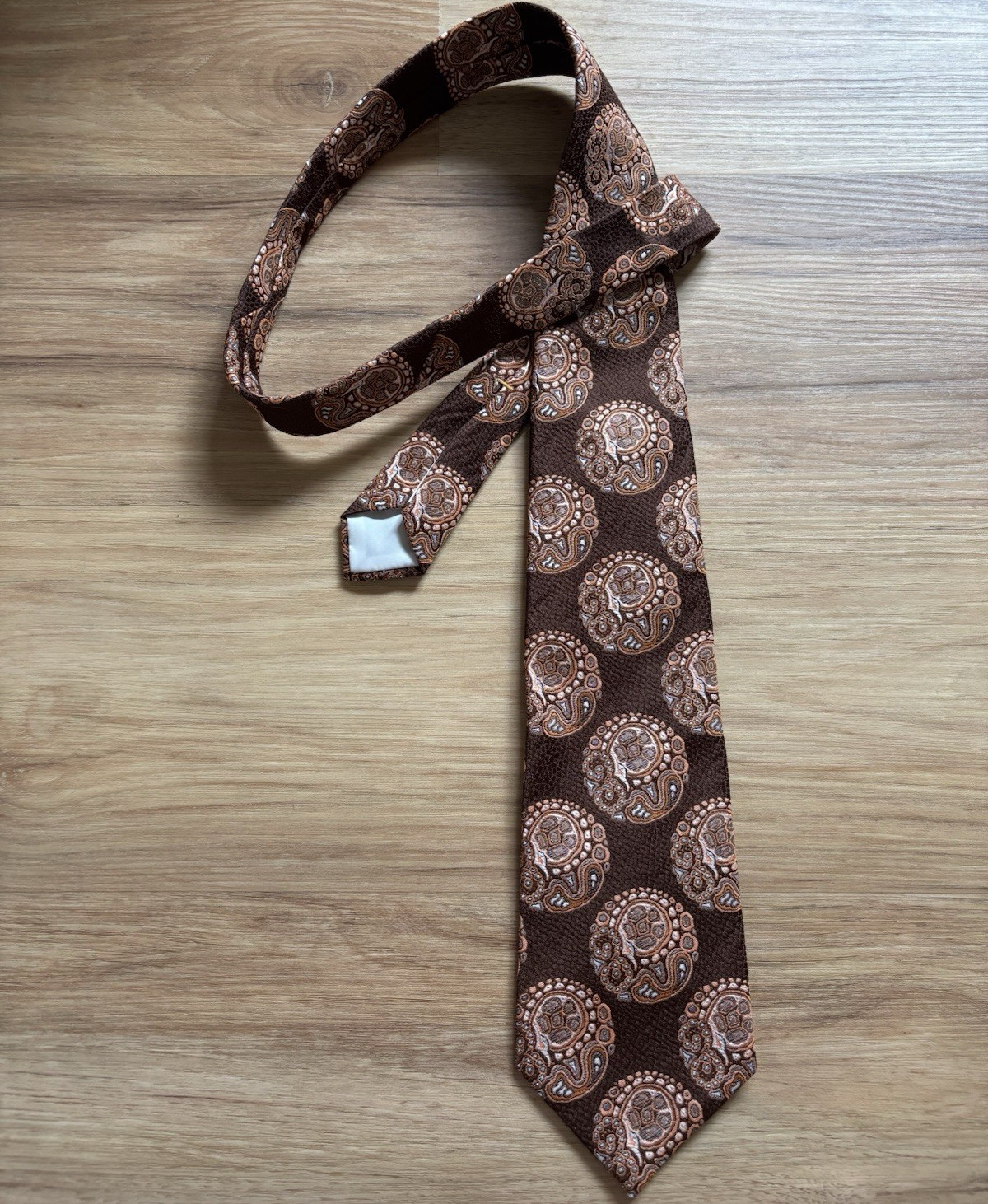 Wemlon by Wembley Brown/Tan/White Paisley Pattern Pointed Men’s Necktie