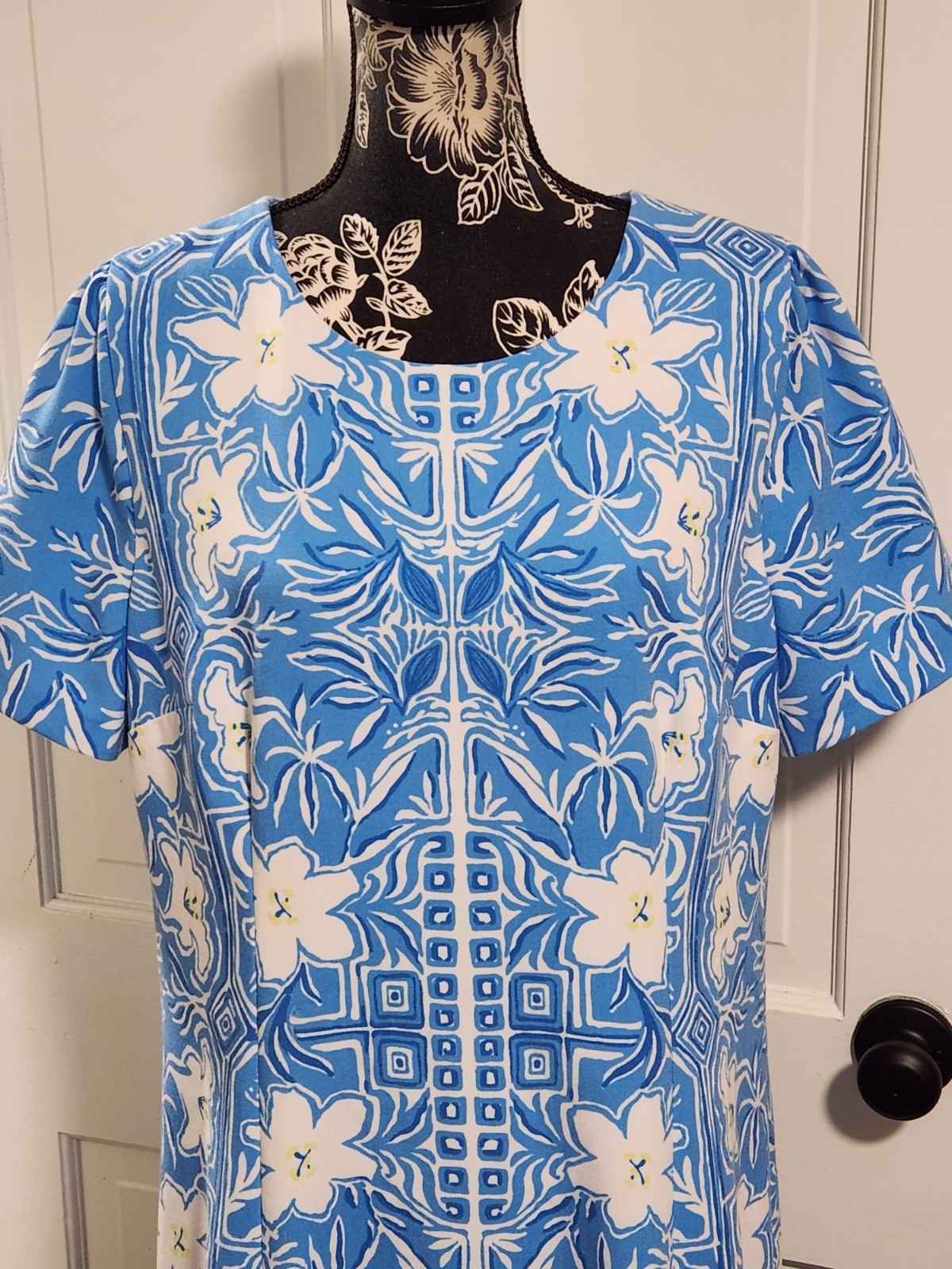🆕️ 💙SIZE 16 HTF Lilly Pulitzer💙 – Dixey Short Sleeve Stretch Shift Dress
