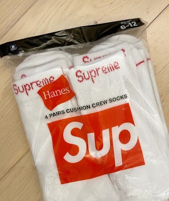 Supreme x Hanes Crew Socks White 4-Pack Size 6-12 New w/ Tags Cotton
