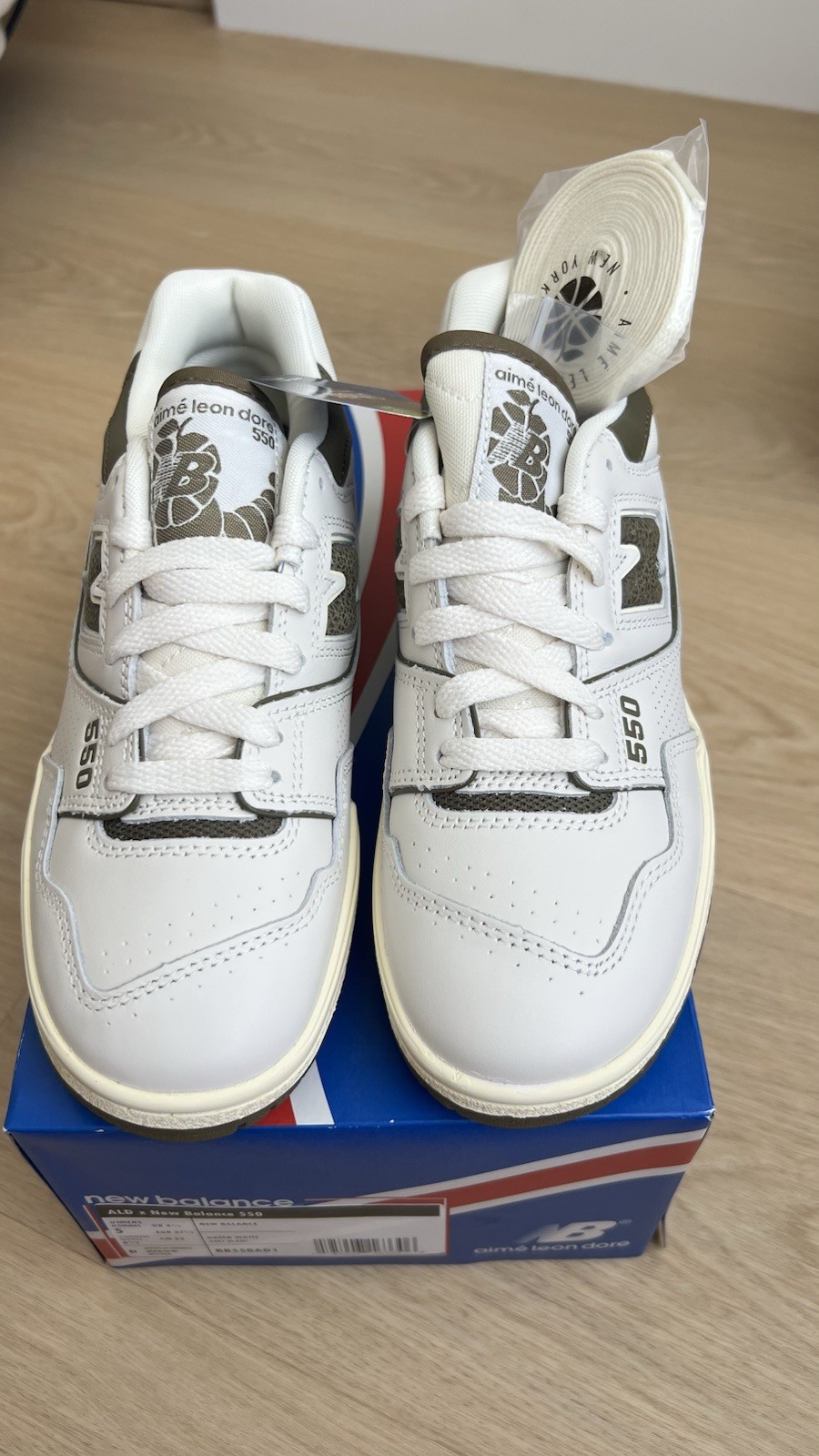 New Balance Aimé Leon Dore x 550 White/Olive Low Top Leather Sneaker BB550AD1