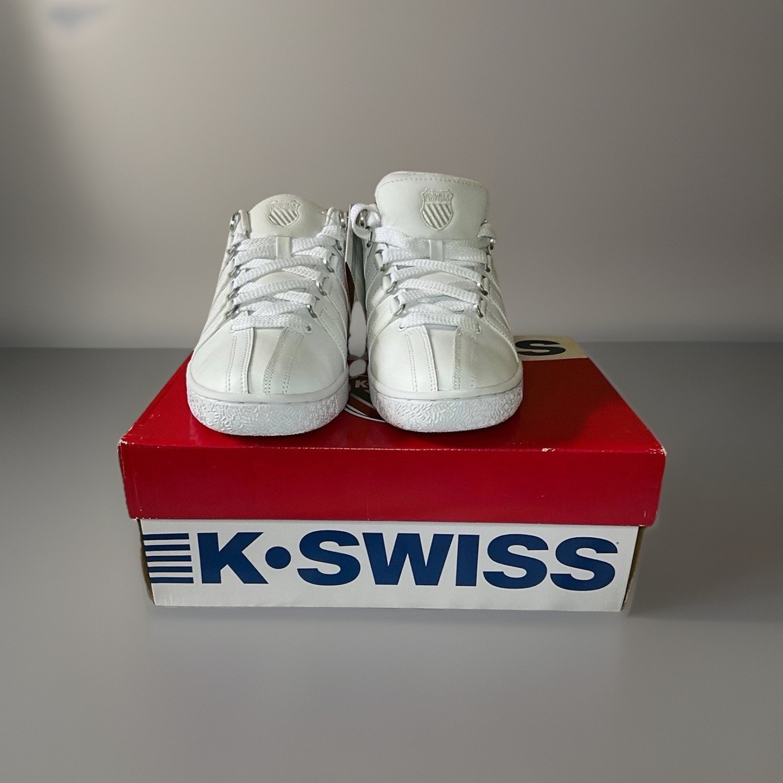 K-Swiss Men’s White Low Top Lace-Up Athletic Sneakers New with Box