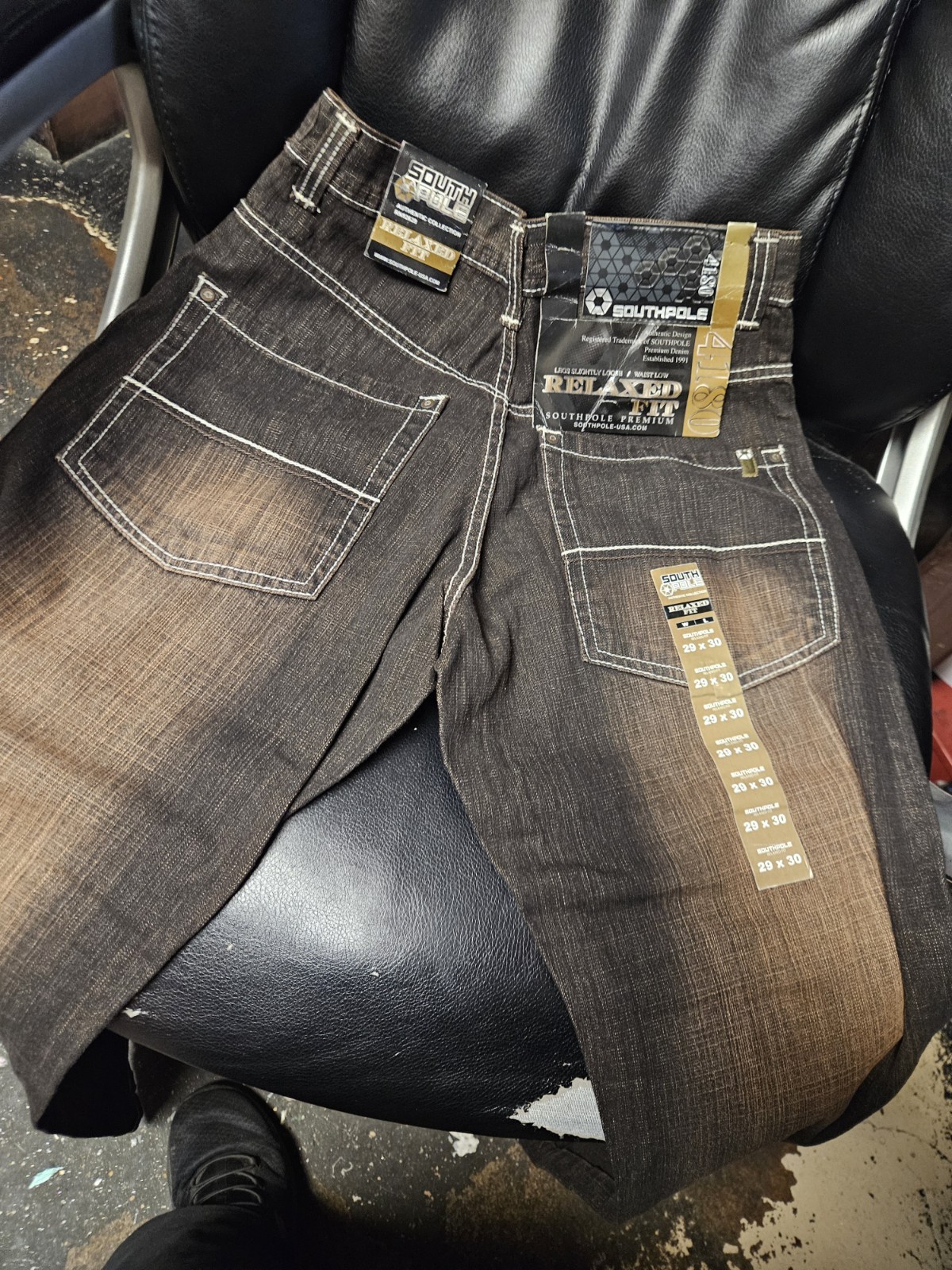 Southpole Premium Men’s Relaxed Fit Straight Leg Dark Wash Black Denim Jeans