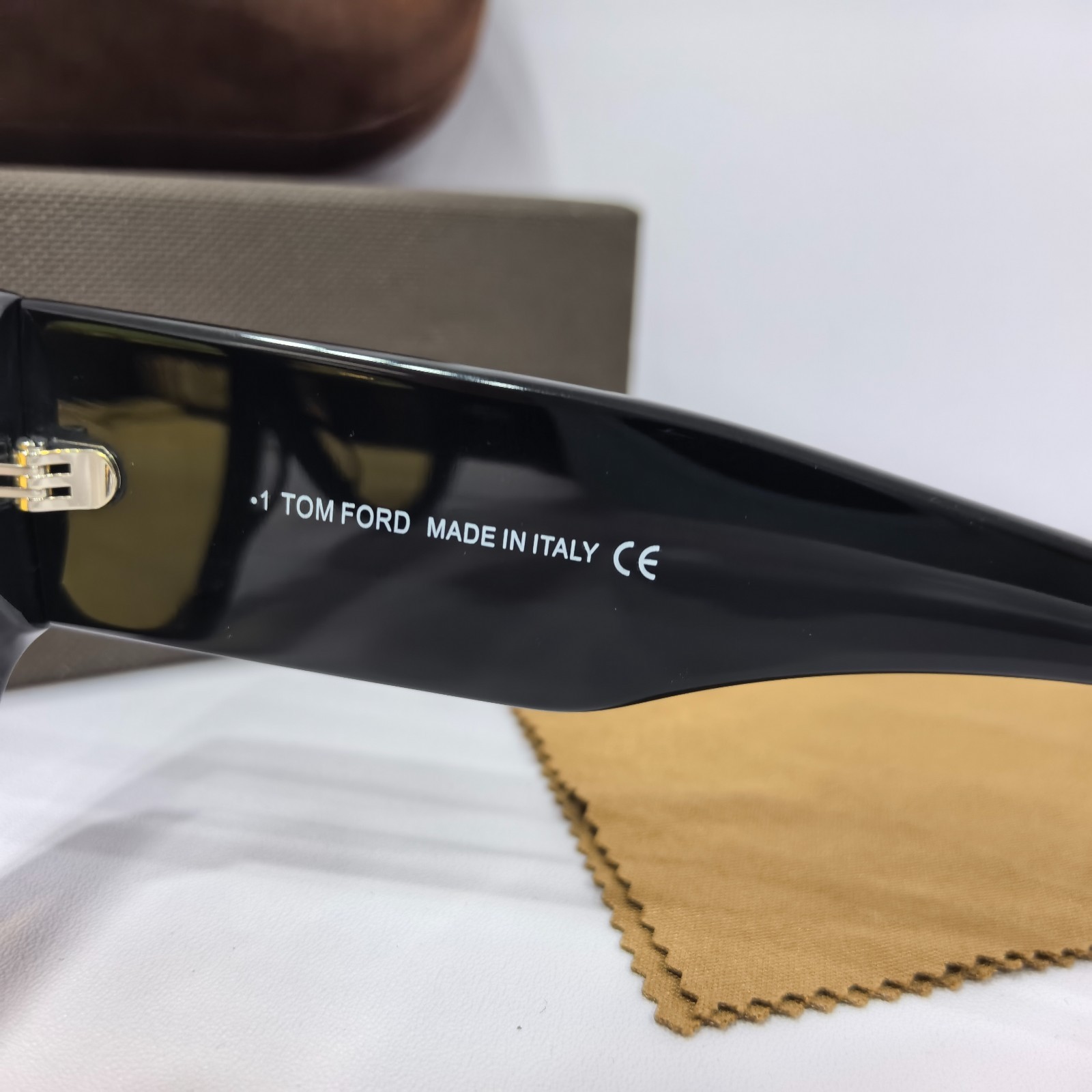 Tom Ford BRONSON 56E large black frame with yellow lens sunglasses FT1044