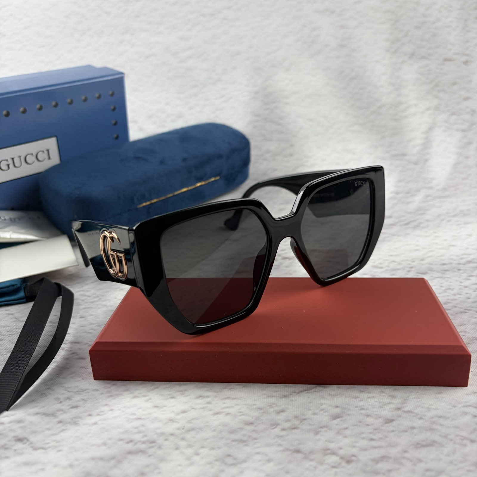 New In Box – Gucci Sunglasses