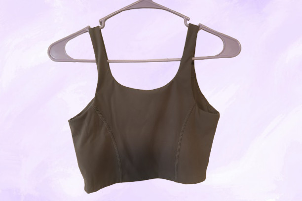 Bundle of 5 of xs’s sports bras in burgundy, gray and blue. Sporty exercise work