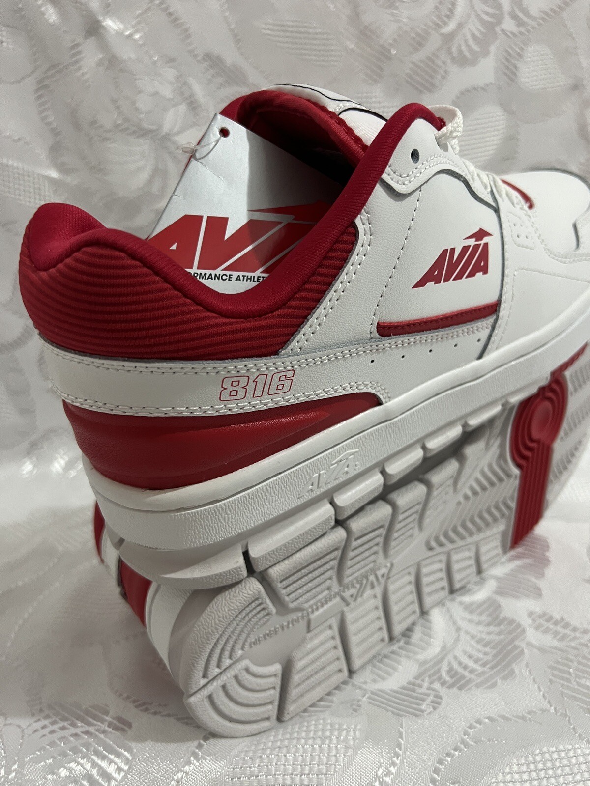 AVIA BASKETBALL WHITE RED 816 RETRO LOW TOP OLD SCHOOL 880 LEGACY