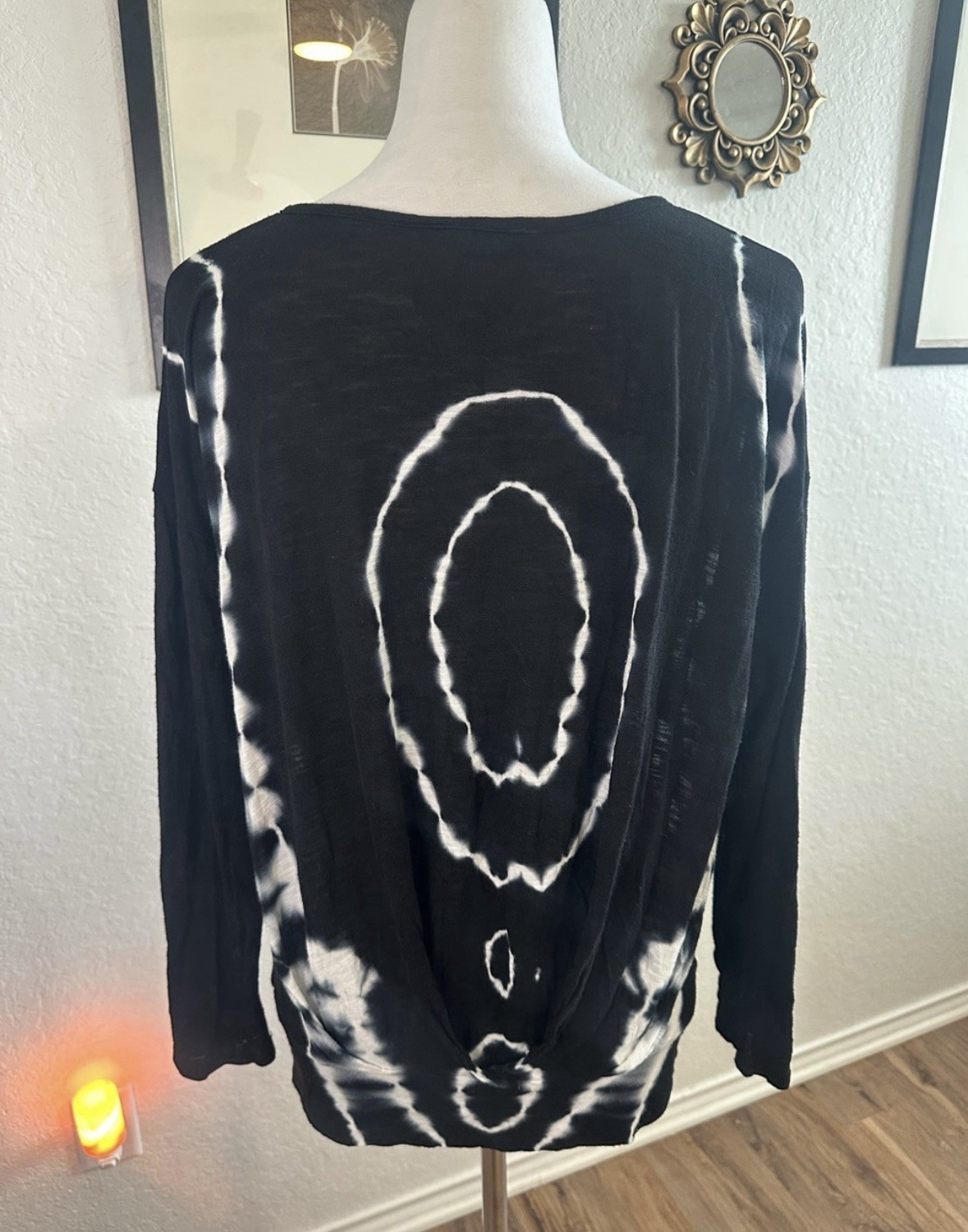 Young Fabulous & Broke Black & White Tie Dyed Top Sz L