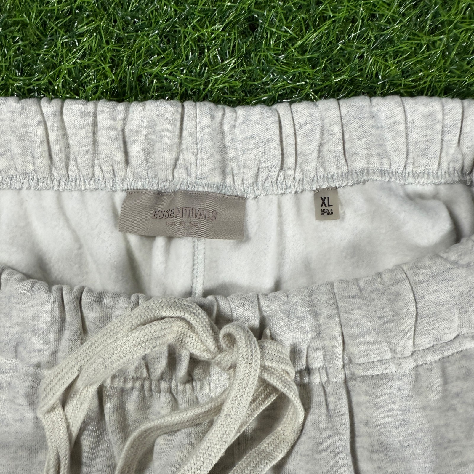 Fear of God Essentials Sweatpants Relaxed SS22 Light Oatmeal – Authentic (XS-XL)