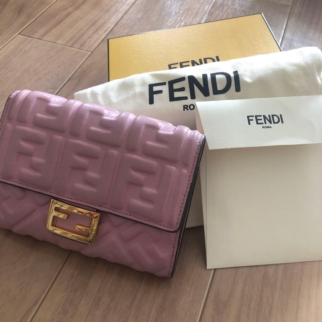 FENDI Pink Leather Logo Bi fold Wallet in Excellent Condition
