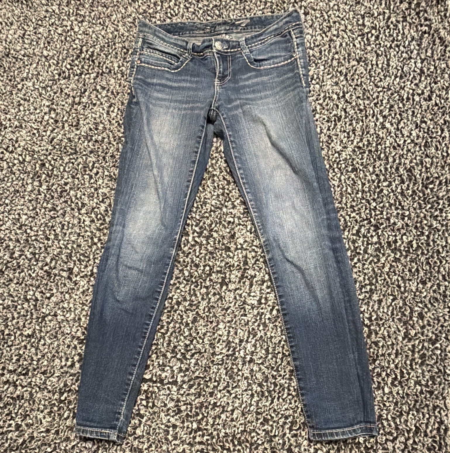 Seven7 Women’s Blue Medium Wash Skinny Jeans Slim Fit Stretch Mid Rise 5-Pocket