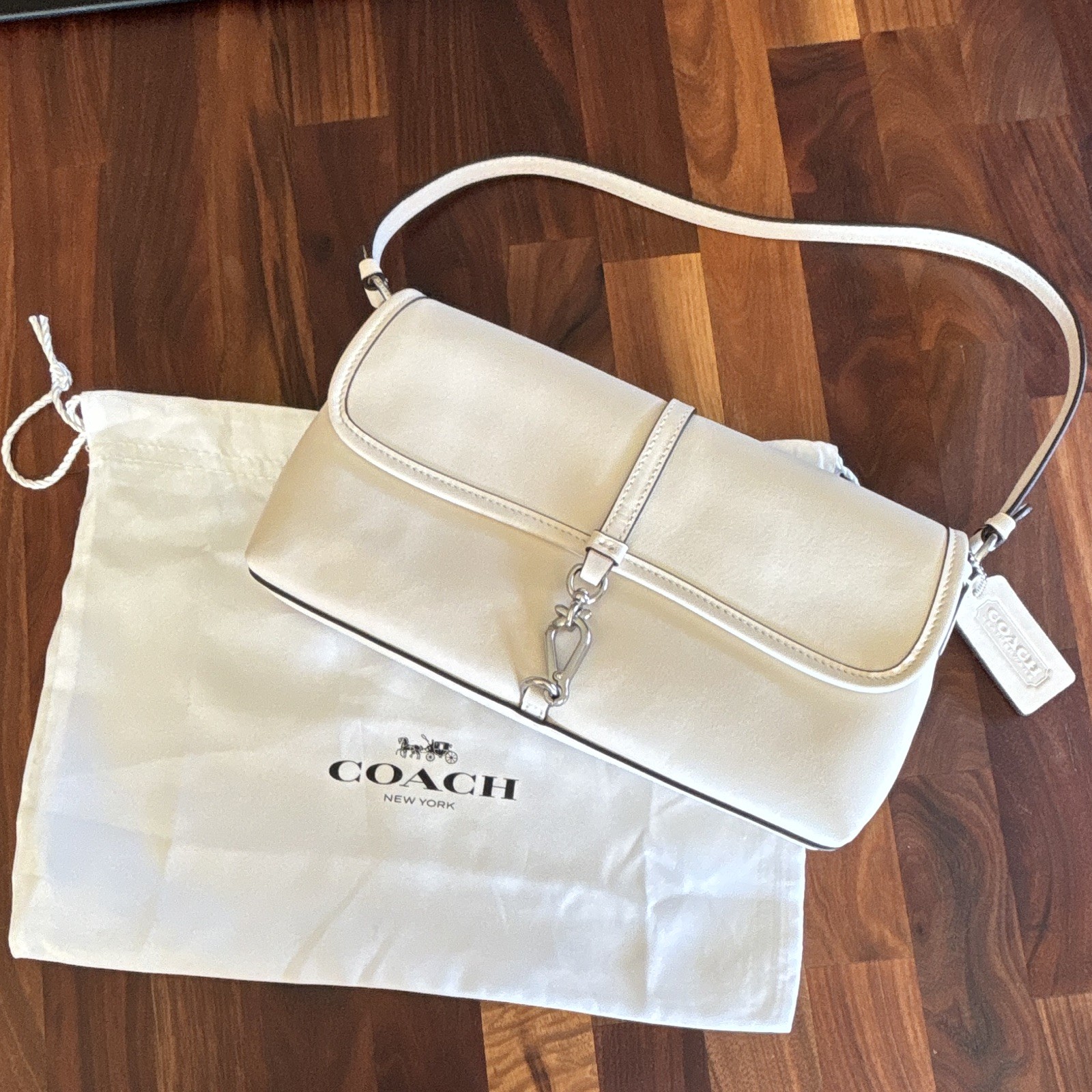 Coach Hamptons Chalk Small Shoulder Bag Zip Closure Silver Hardware Lined