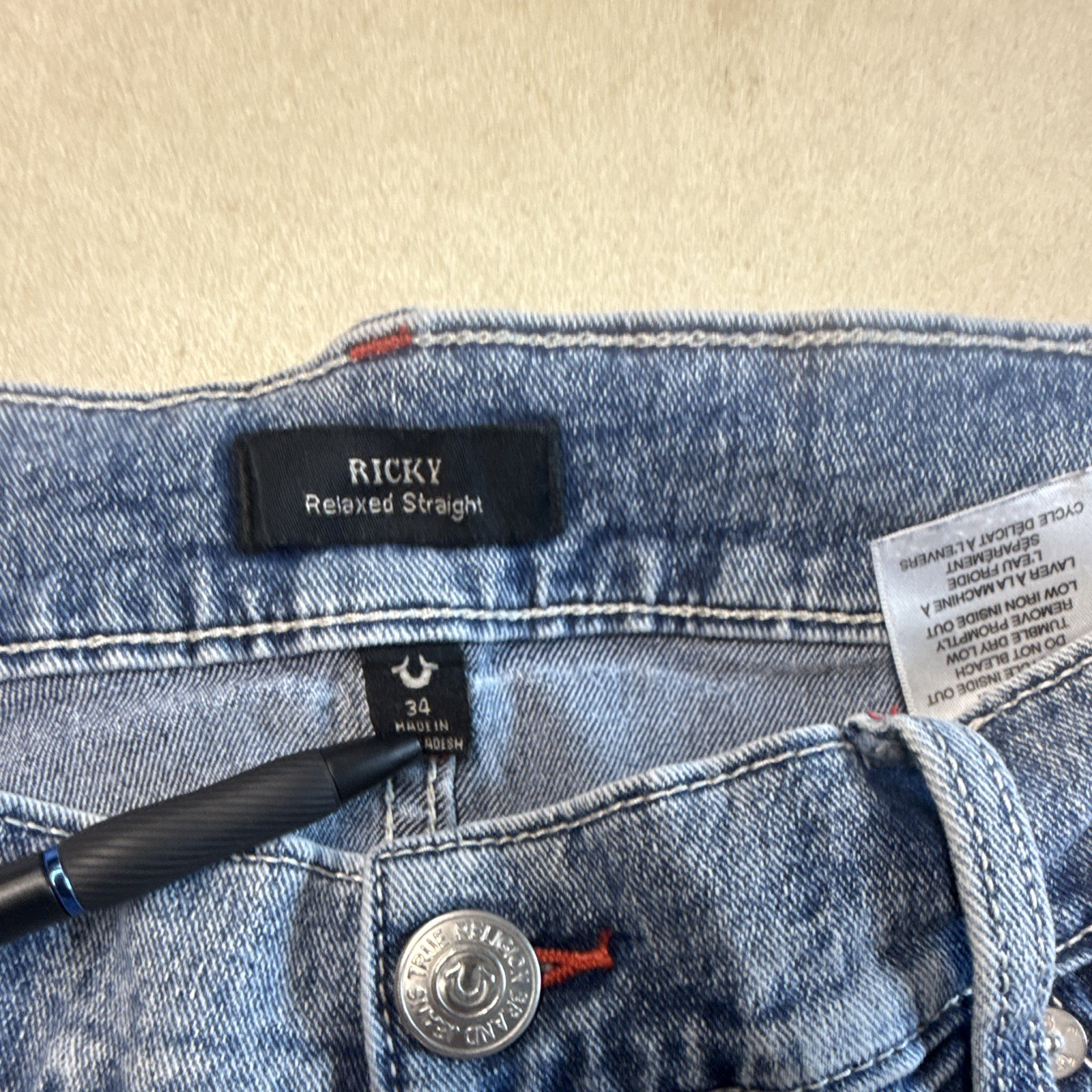 True Religion Men’s Relaxed Straight Light Wash Blue Denim Jeans 5-Pocket
