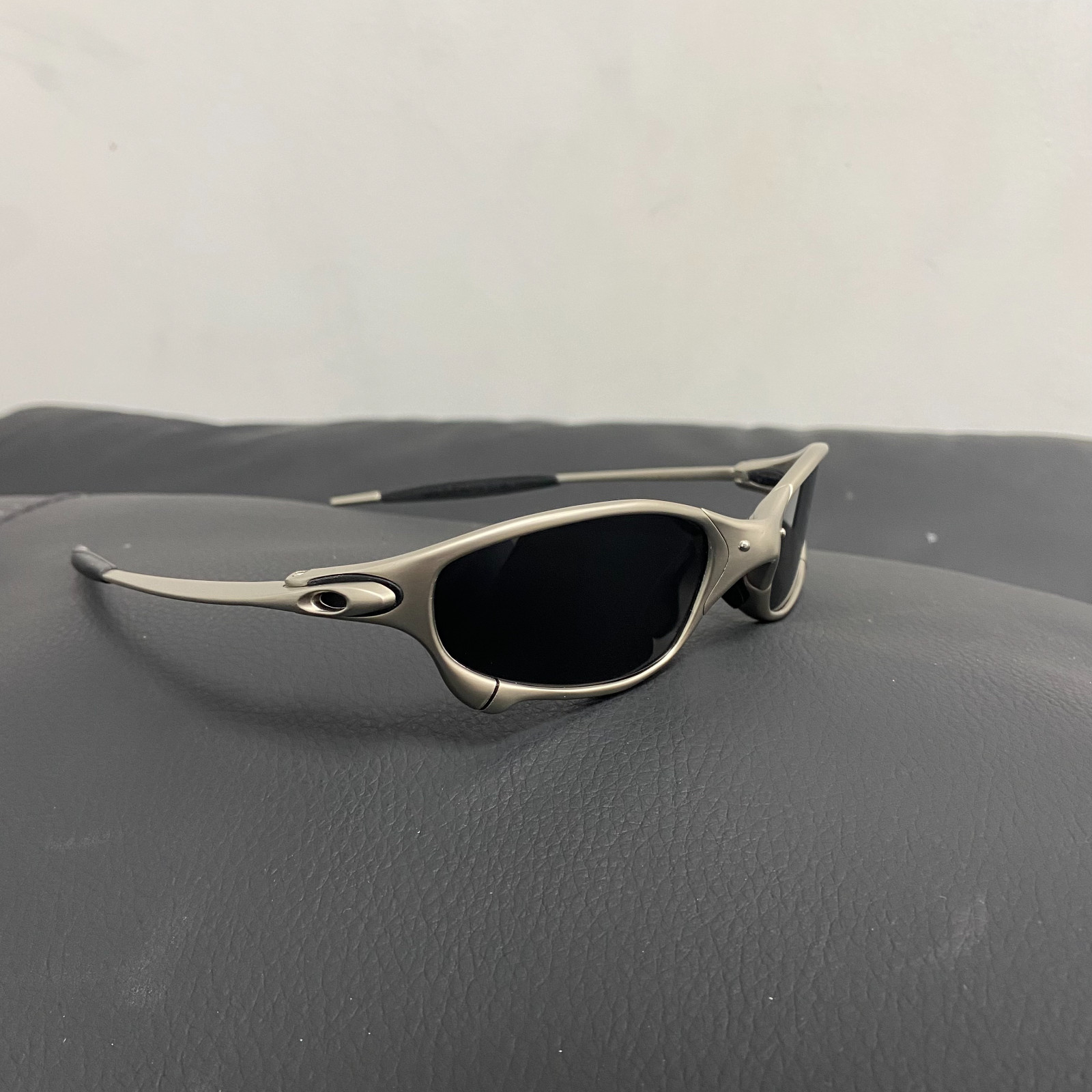 Oakley Juliet 1.0 X-Metal Polarized Sunglasses Silver Frames Black Lens Vintage