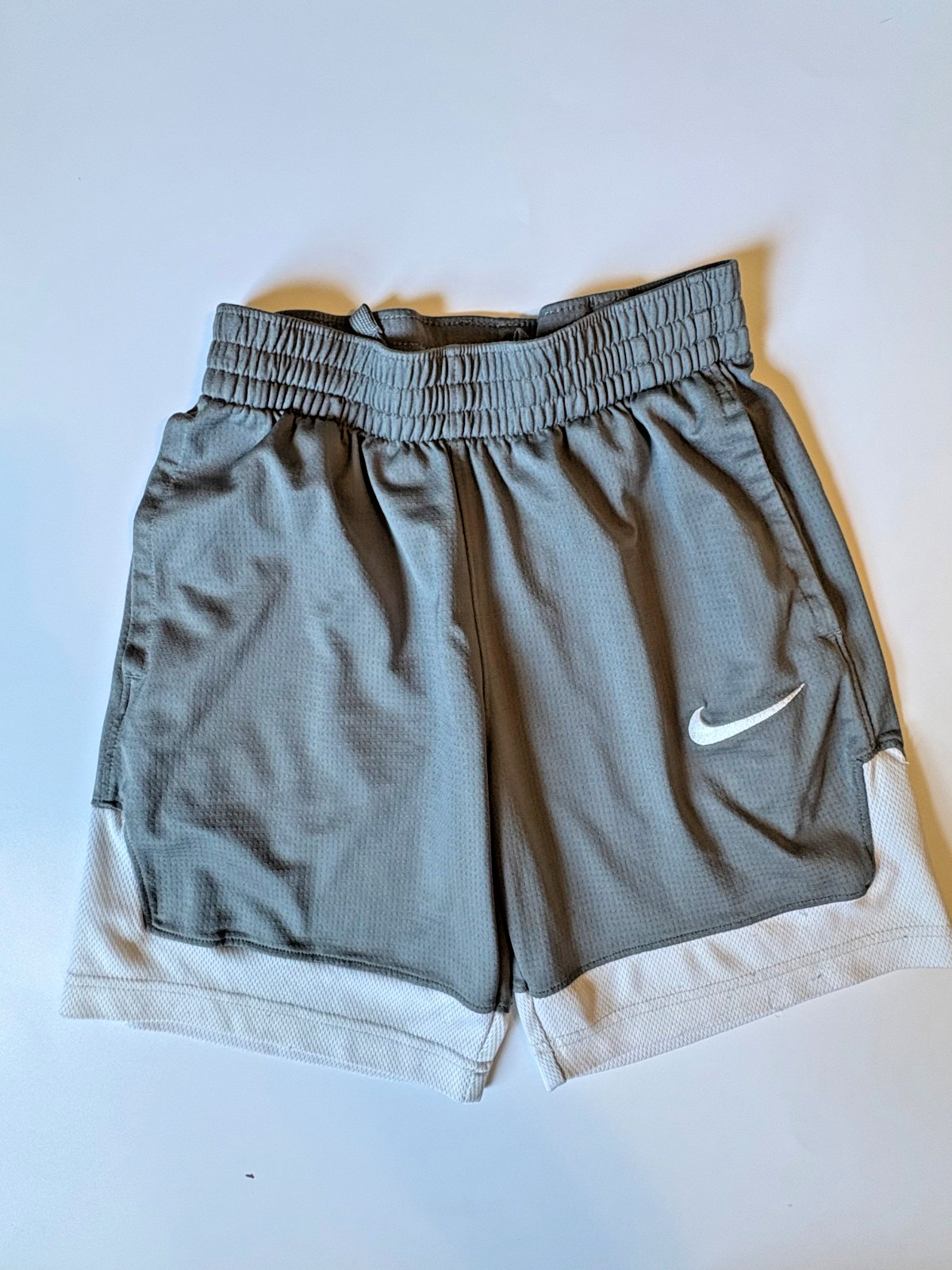 Nike Dri-FIT Boys Athletic Shorts Gray White Youth Small S Basketball Gym