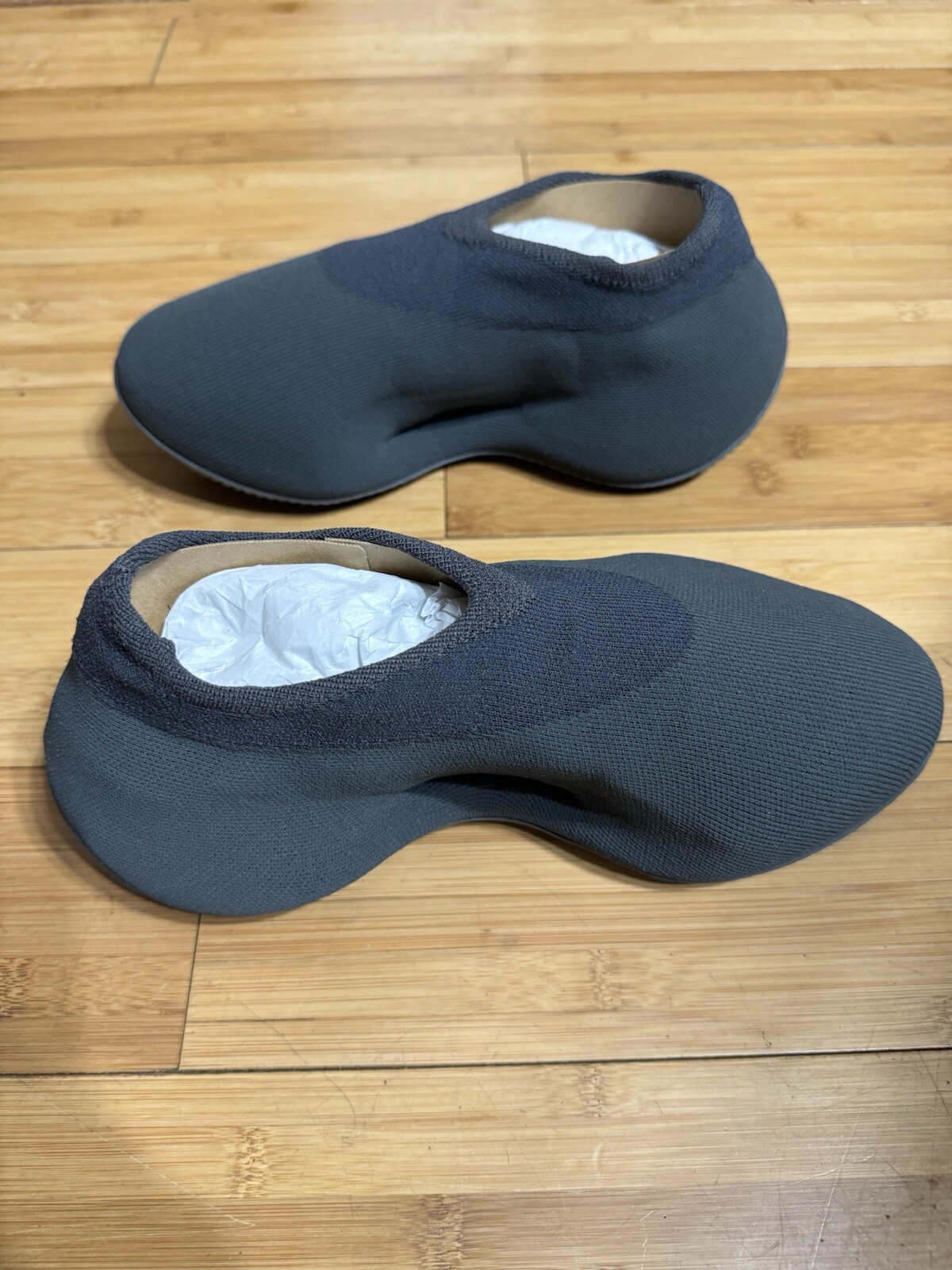 Size 6 – adidas Yeezy Knit Runner Stone Onyx