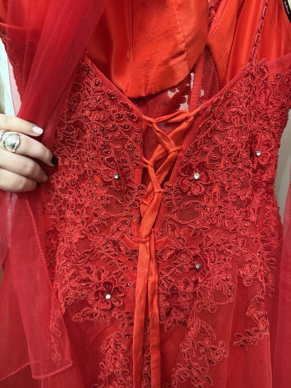 Juliet Red Lace A-Line Ball Gown V-Neck Sleeveless. Worn for 4 hours, Size S.