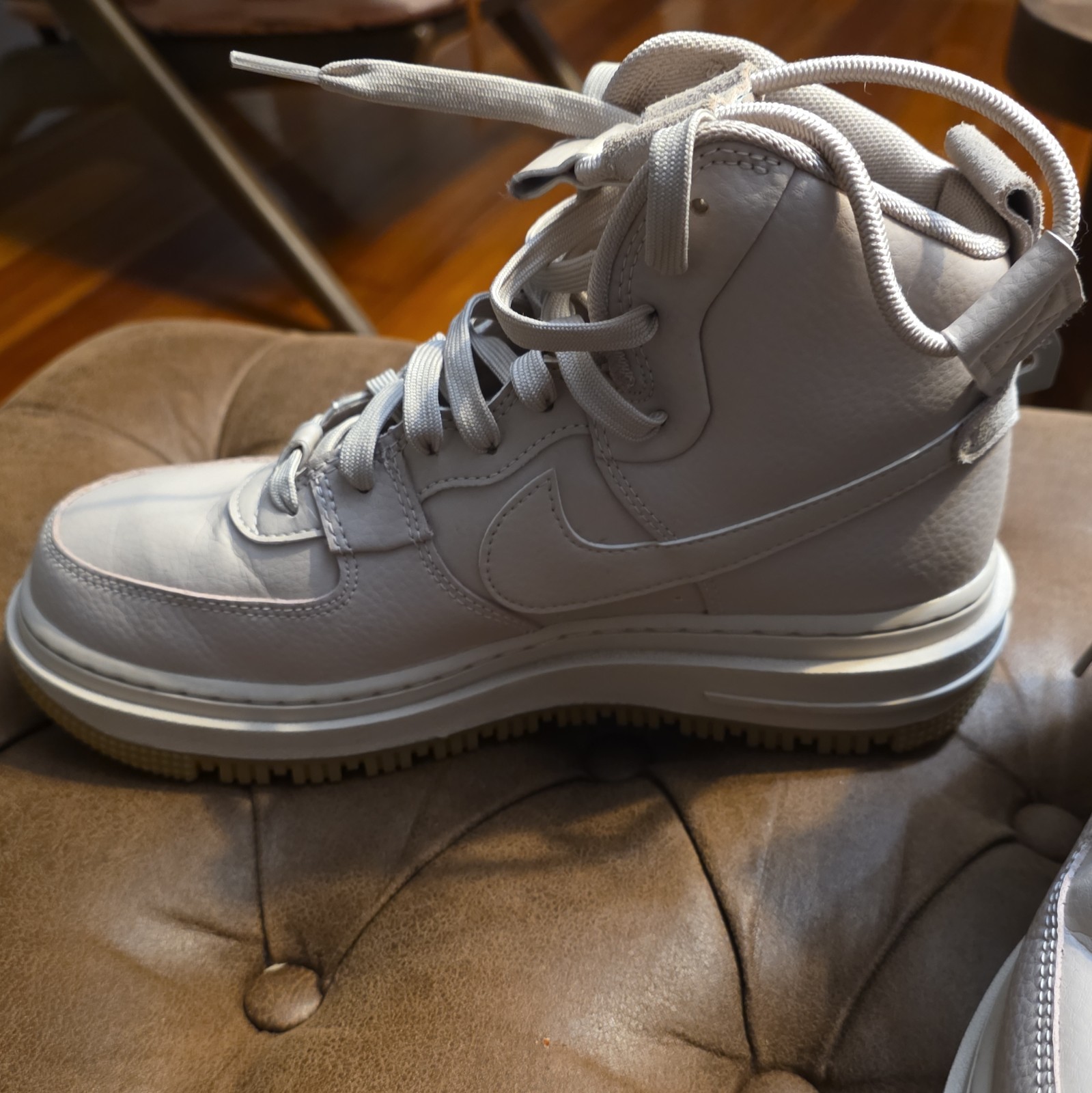 NIKE AIR FORCE 1 HIGH UTILITY BOOT 2.0 FOSSIL STONE-PEARL WHITE SZ 8