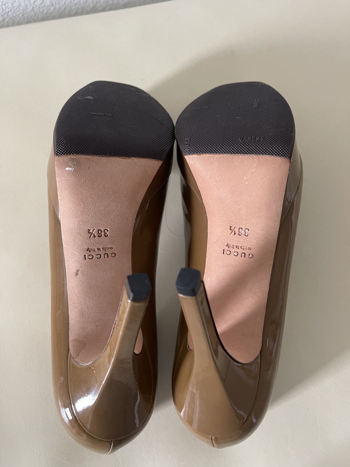 Gucci Women’s Brown Patent Leather Square Toe Slip On Pump Heels US 6.5