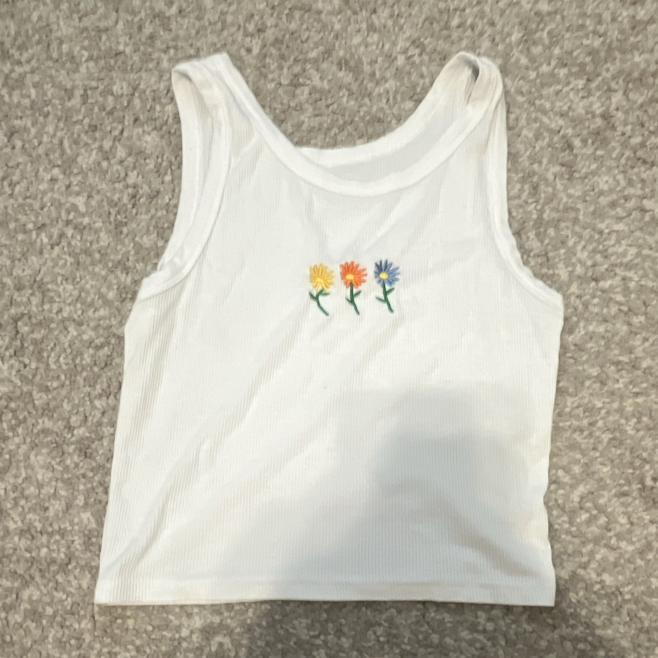 SHEIN Women’s White Cropped Scoop Neck Ribbed Knit Floral Embroidered Tank S