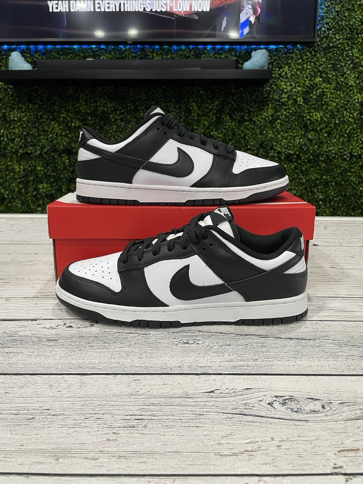 Size: 10.5M – Nike Dunk Low Retro: Panda – PRE-OWNED – DD1391-100