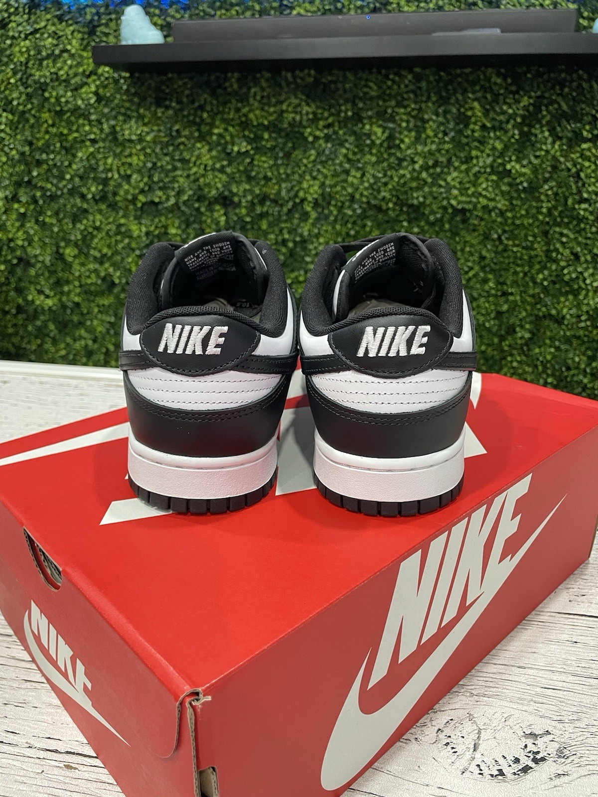 Size: 10.5M – Nike Dunk Low Retro: Panda – PRE-OWNED – DD1391-100