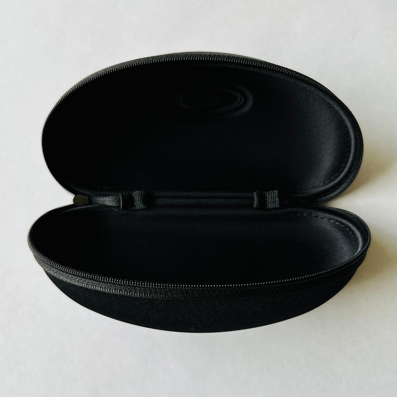 Authentic Oakley Juliet Soft Vault Sunglass Case Black Hard Hollow Zippered