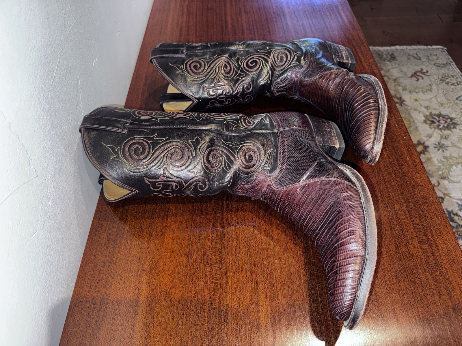 Vintage Justin 9090 Men’s 12 B Black Cherry iguana Lizard Cowboy Boots USA