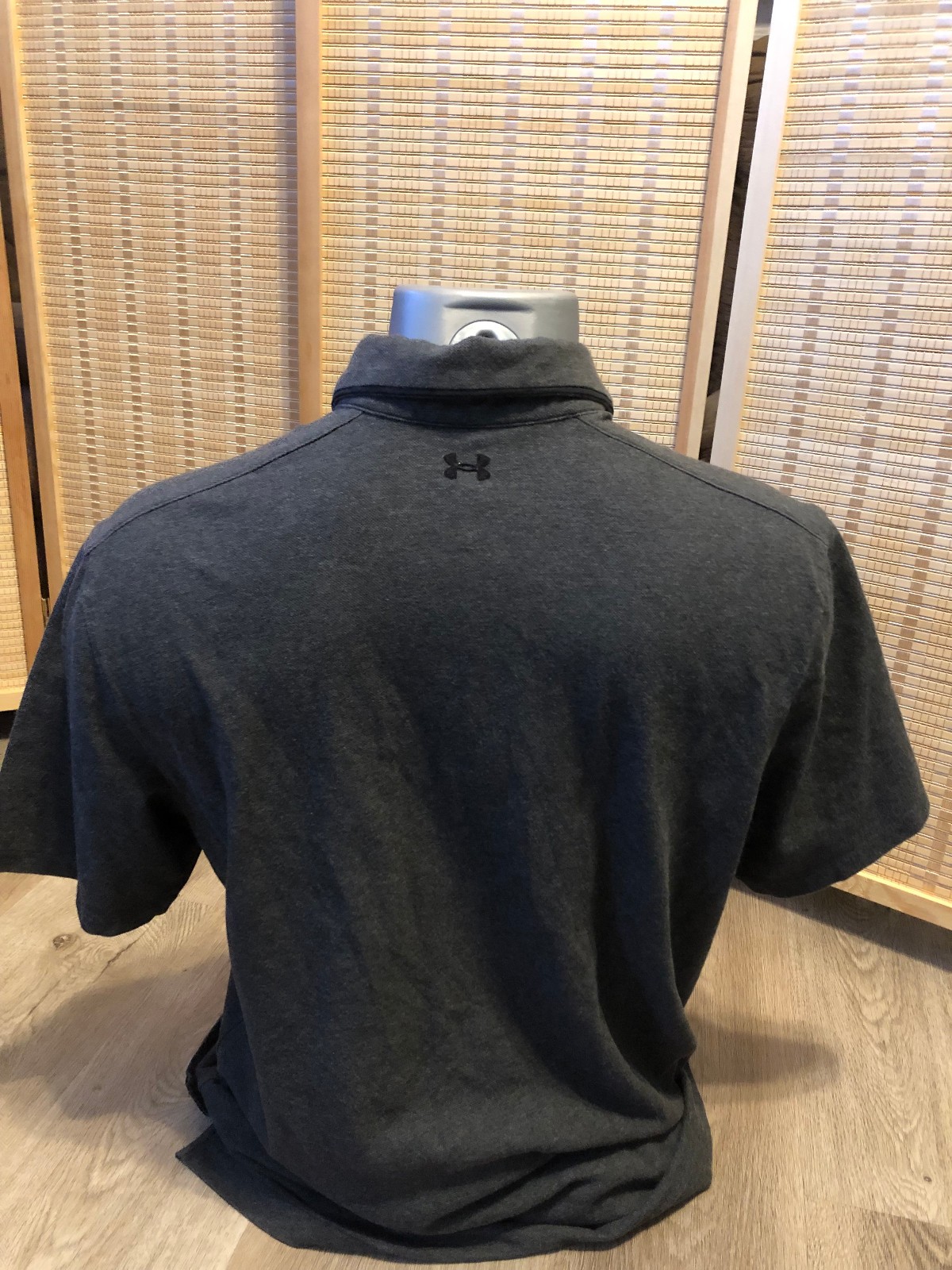 Under Armour Short Sleeve Polo Shirt Gray Cotton Polyester Blend Medium M (H93)